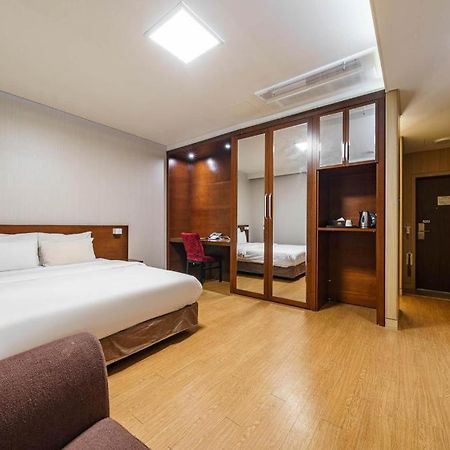 Korea Tourist Hotel Сувон Екстериор снимка