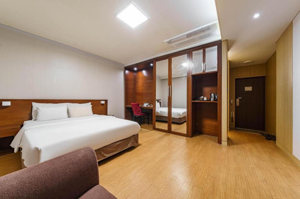 Korea Tourist Hotel Сувон Екстериор снимка