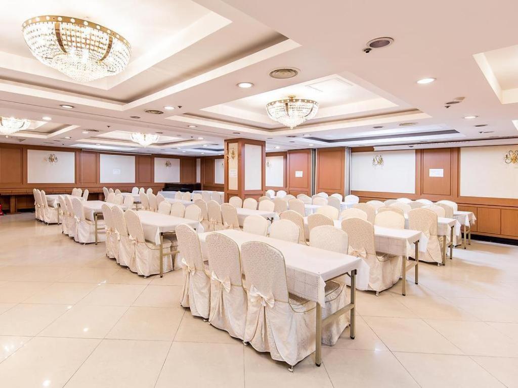 Korea Tourist Hotel Сувон Екстериор снимка
