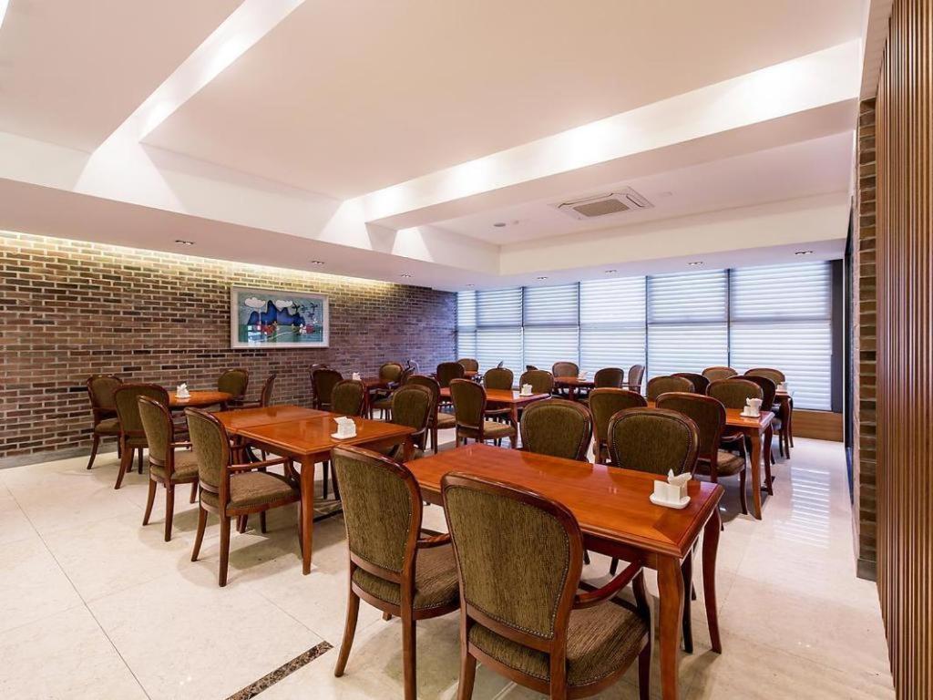 Korea Tourist Hotel Сувон Екстериор снимка